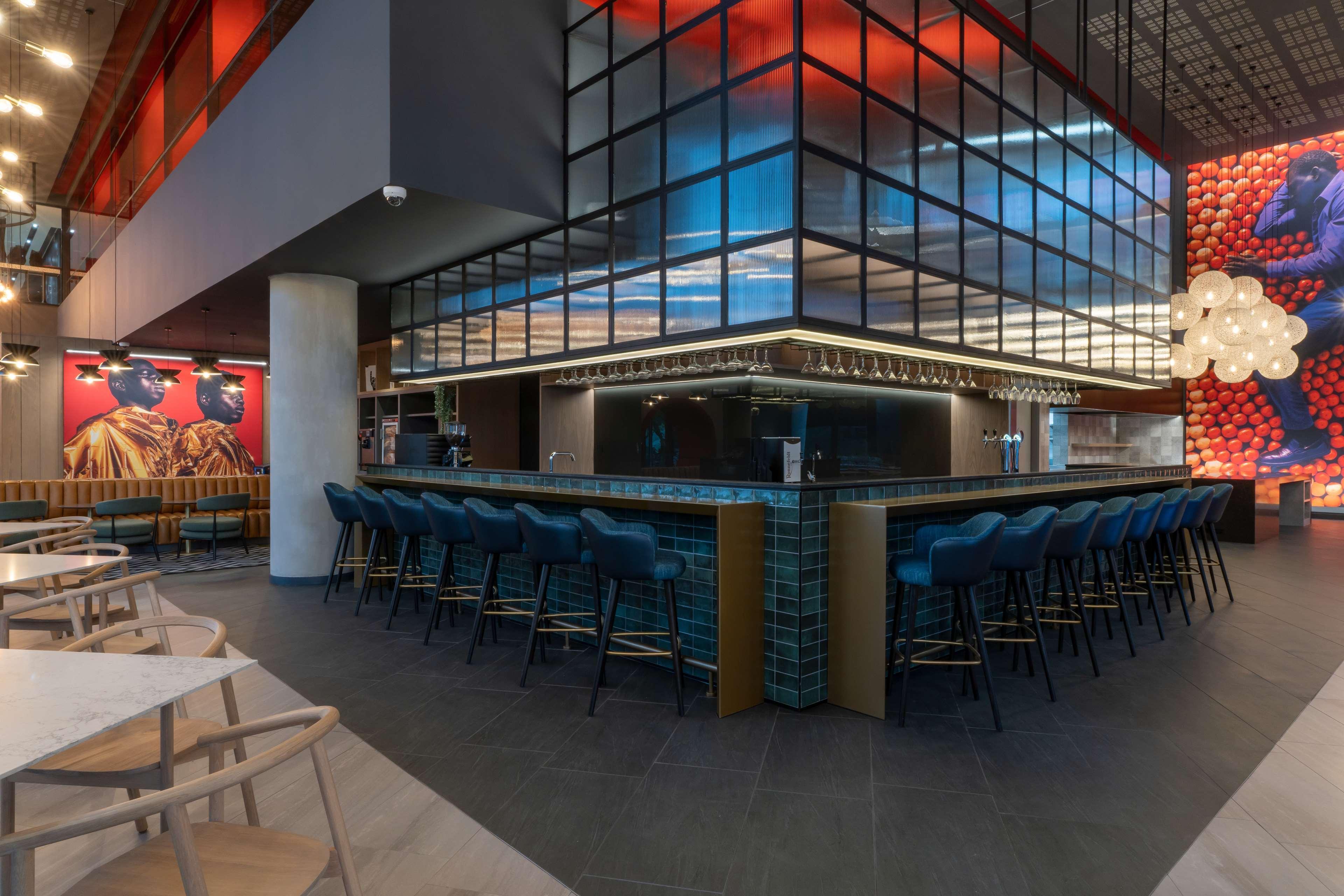 Radisson Red Hotel Johannesburg Rosebank Exteriör bild